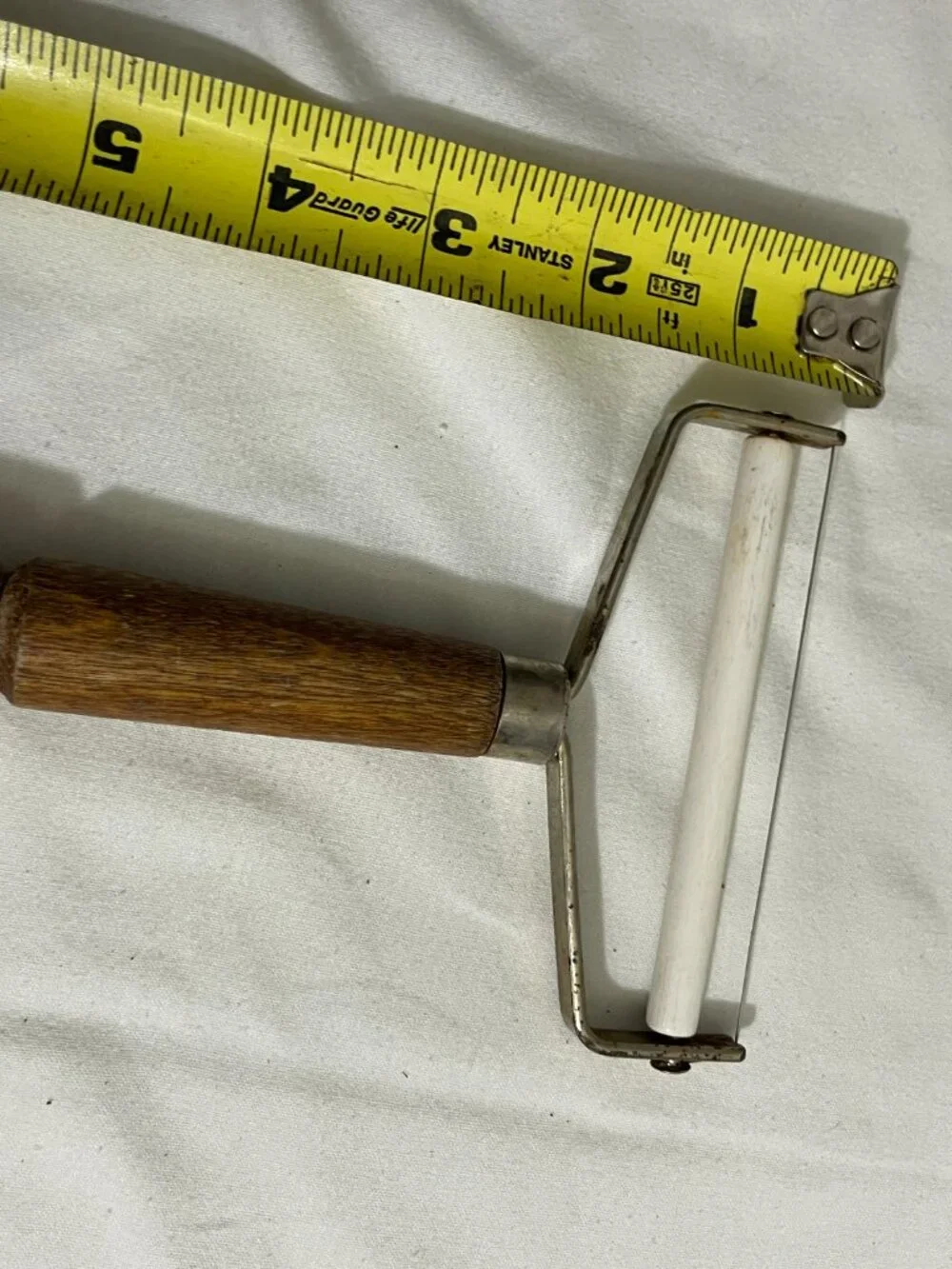 Vintage Cheese Slicer Wooden Handle Wire Cutter Kitchen Tool White Roller
